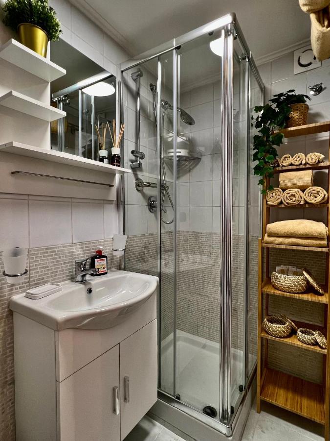 Appartamento Nel Cuore Di Napoli - Apartment In The Heart Of Неаполь Екстер'єр фото